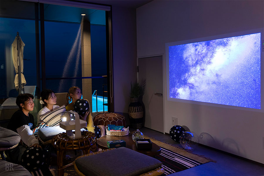 部屋でシアター＆ゲームタイム